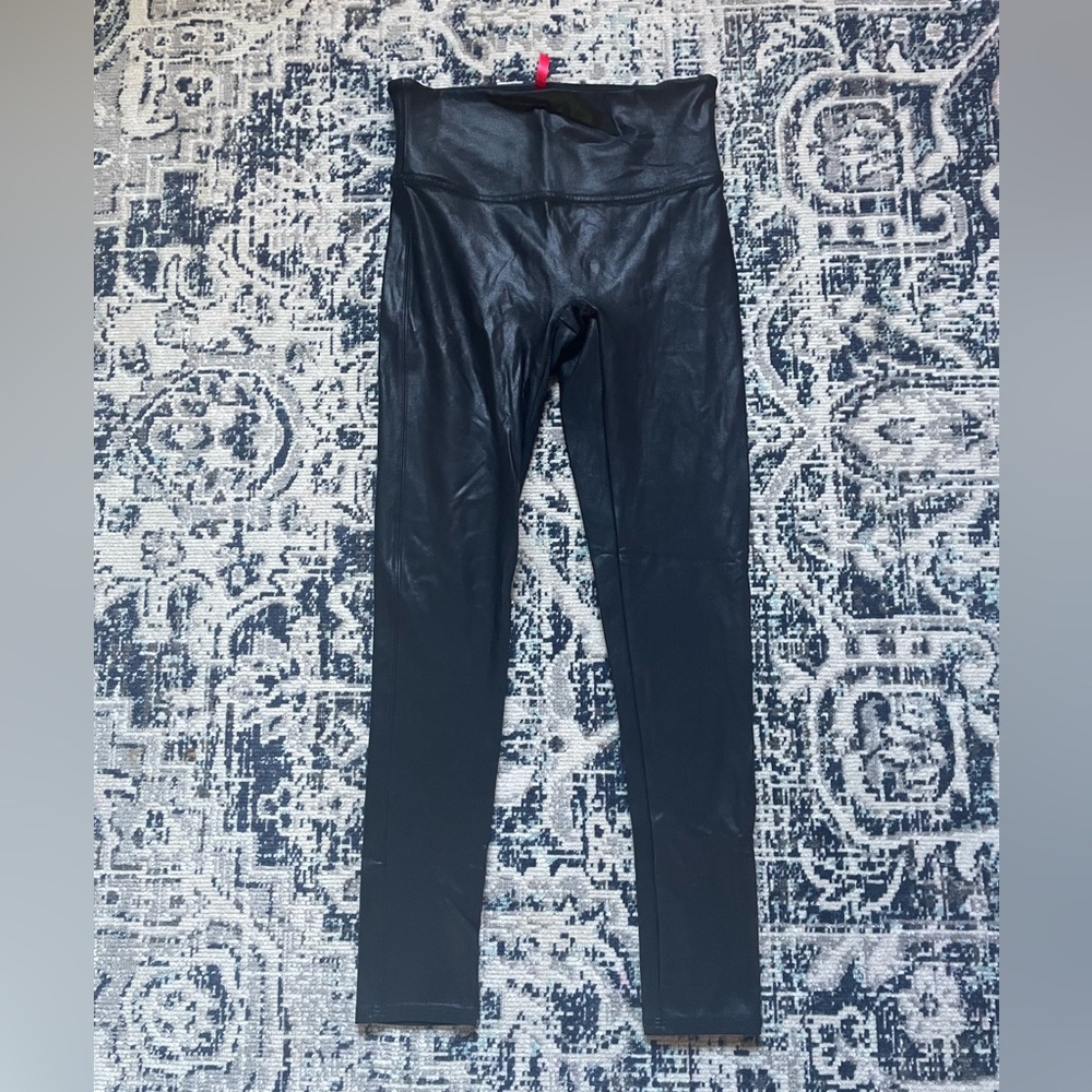 Spanx Faux Leather Black Leggings Women’s Medium Petite